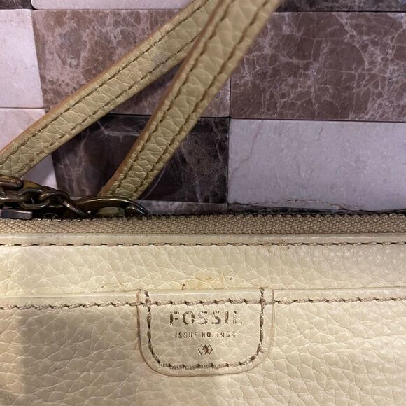 Fossil ID holder Wristlet  - Picture 2 of 4